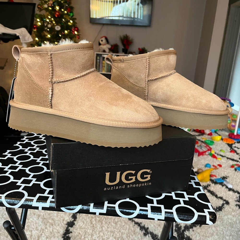 UGG Auzland Sheepskin Women's Sand Suede Mini Platform Bootie 7W/38